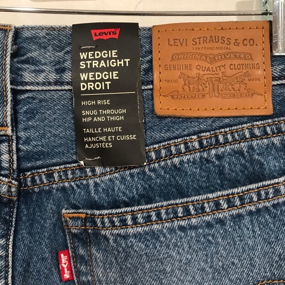 NWT Levi’s Women’s Wedgie Straight Fit Jeans Size 26 - Picture 10 of 14